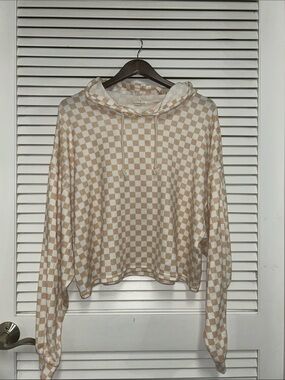 Vestique Beige & White Checkerboard Cropped Hoodie